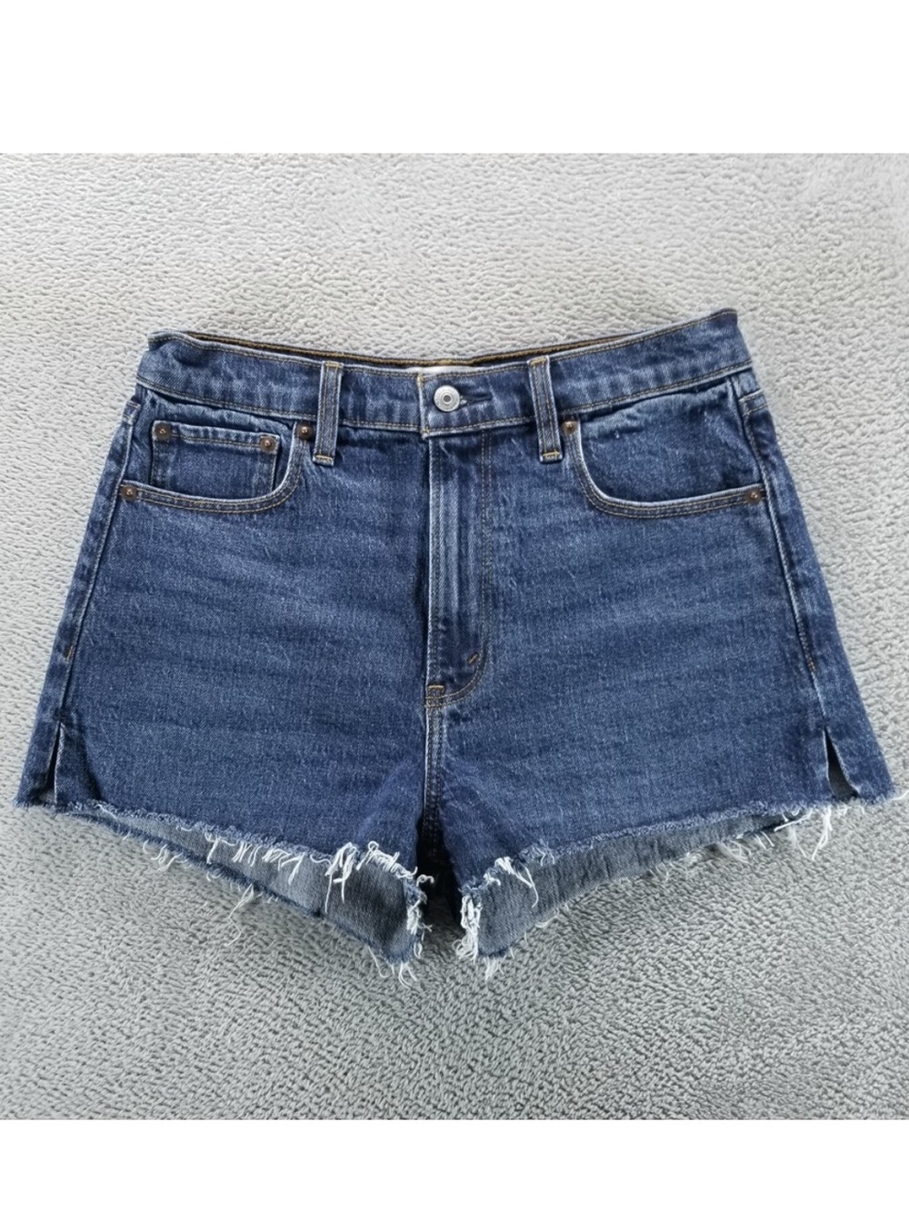 Abercrombie & Fitch The Mom Short High Rise